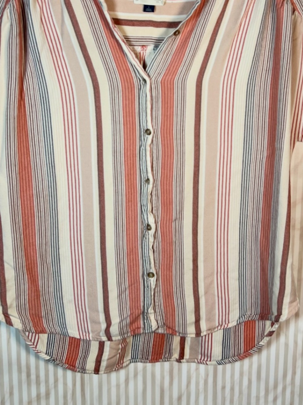 Universal Thread Vertical Striped Top - Picture 4 of 8